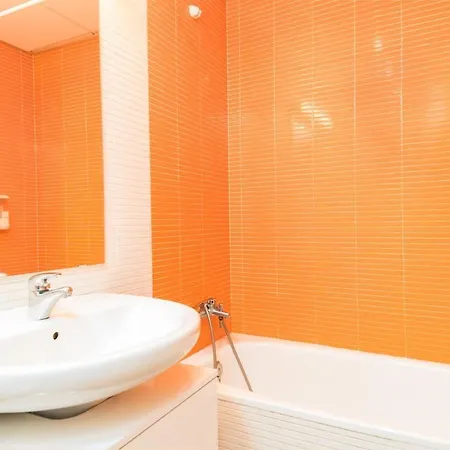 Apartment C54 - Homey 2 Bedroom In Town *