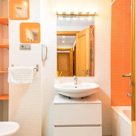 Apartman C54 - Homey 2 Bedroom In Town Málaga